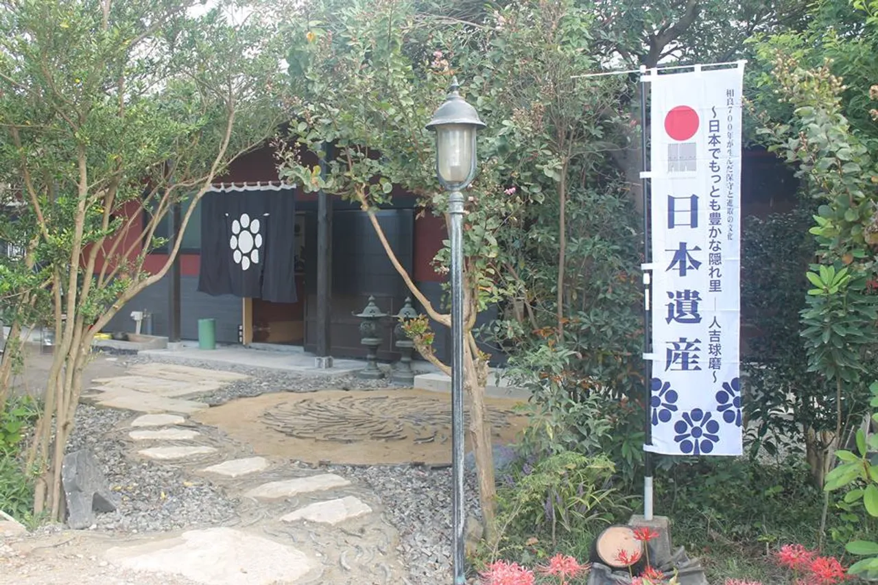 A white knight, painted dramatically